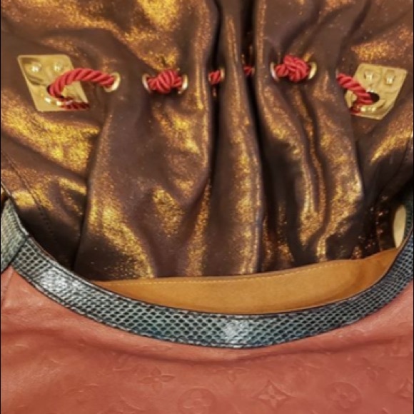 Traded‼️Rare‼️Beyoncé Favorite bag🤩 - Picture 4 of 8